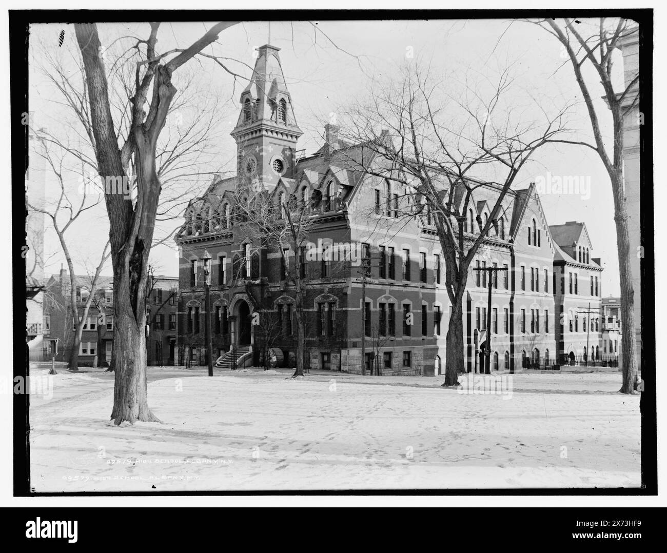 Lycée, Albany, New York, Detroit Publishing Co. No. 09579., Gift ; State Historical Society of Colorado ; 1949, Schools. , Installations éducatives. , États-Unis, New York (State), Albany. Banque D'Images