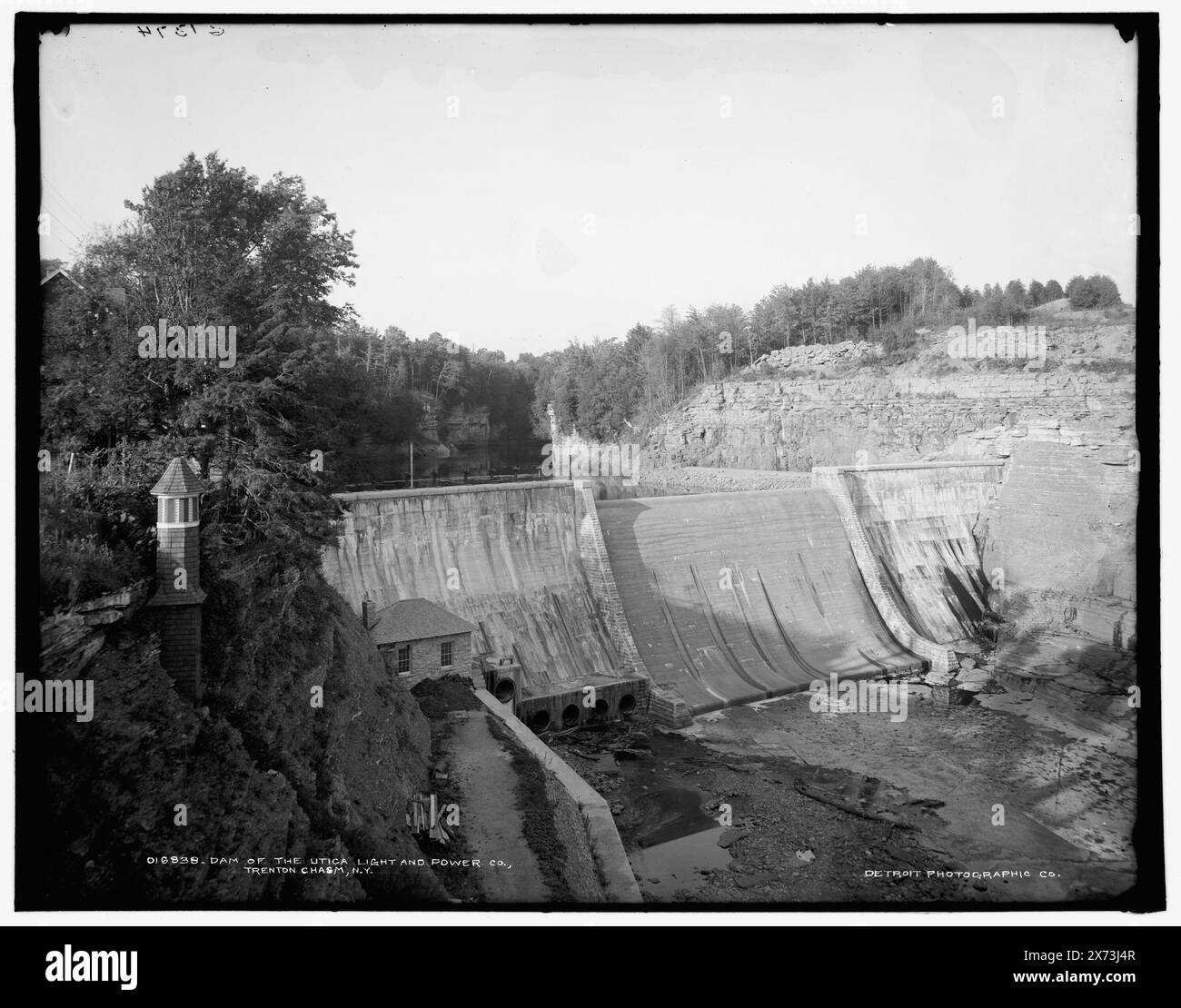 Barrage de l'Utica Light and Power Co., Trenton Chasm, New York, date basée sur Detroit, catalogue P (1906)., 'G 1374' sur négatif., Detroit Publishing Co. No. 016838., Gift ; State Historical Society of Colorado ; 1949, Power plants. , Sociétés de services publics. , Barrages. , États-Unis, New York (État), Trenton Falls. Banque D'Images