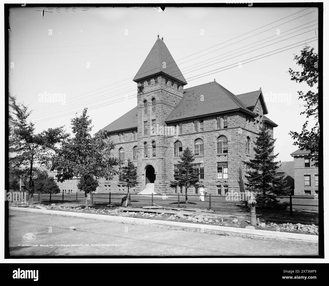 Bâtiment principal, Michigan School of Mines i.e. Michigan Technological University, Houghton, Mich., 'G 3332' on Negative., Detroit Publishing Co. No. 019060., Gift ; State Historical Society of Colorado ; 1949, universités et collèges. , Installations éducatives. , États-Unis, Michigan, Houghton. Banque D'Images