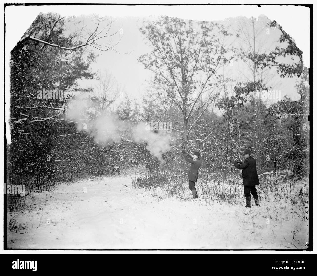 Hunters Shooting, probablement pour les oiseaux, titre conçu par cataloger., 'Penny's Negative' crayon sur veste., Detroit Publishing Co. No. 042126., Gift ; State Historical Society of Colorado ; 1949, chasse aux oiseaux gibiers. Banque D'Images
