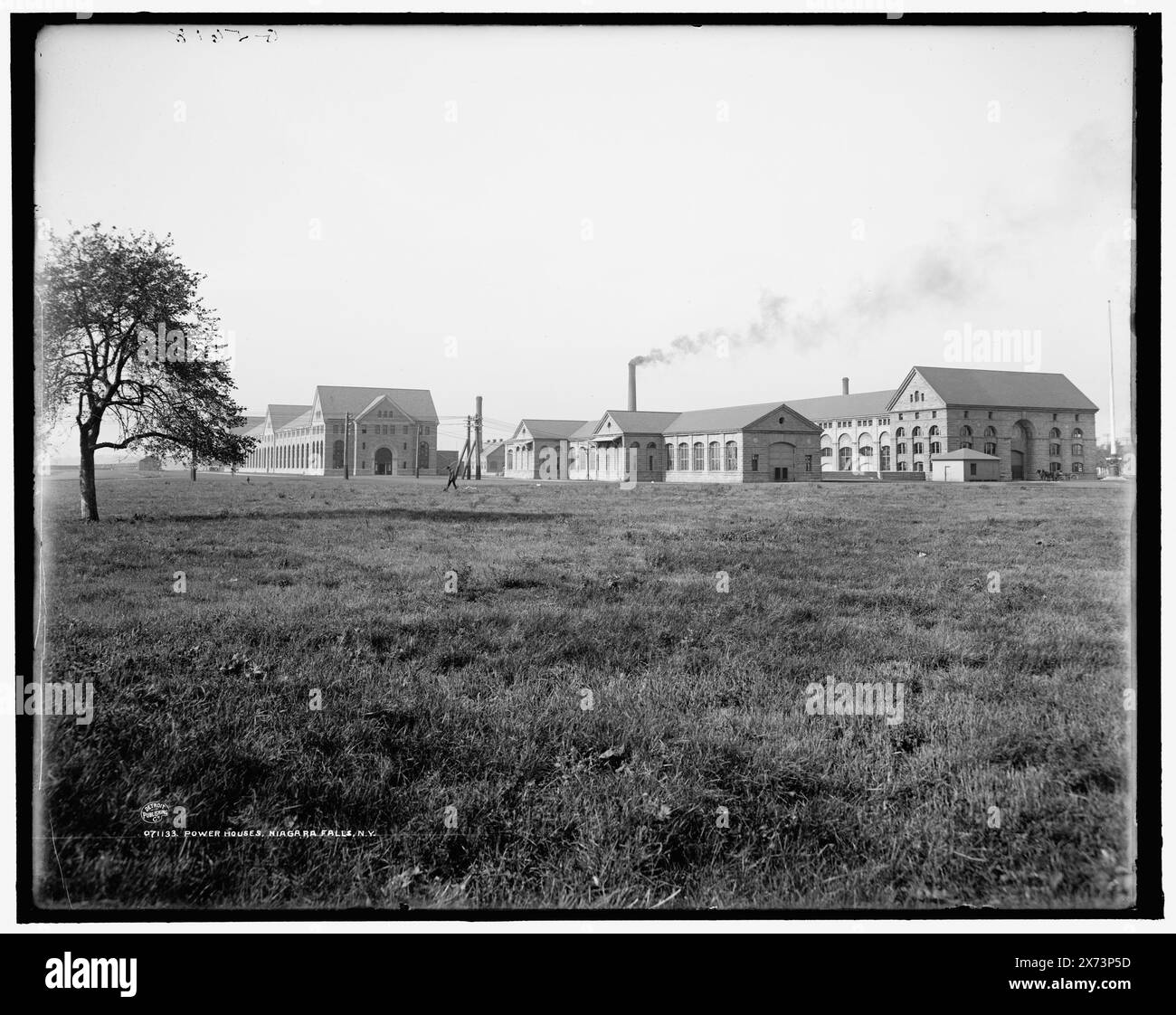 Power Houses, Niagara Falls, New York, 'G 5618' sur négatif., Detroit Publishing Co. no. 071133., Gift ; State Historical Society of Colorado ; 1949, Power plants. , États-Unis, New York (État), Niagara Falls (ville) Banque D'Images