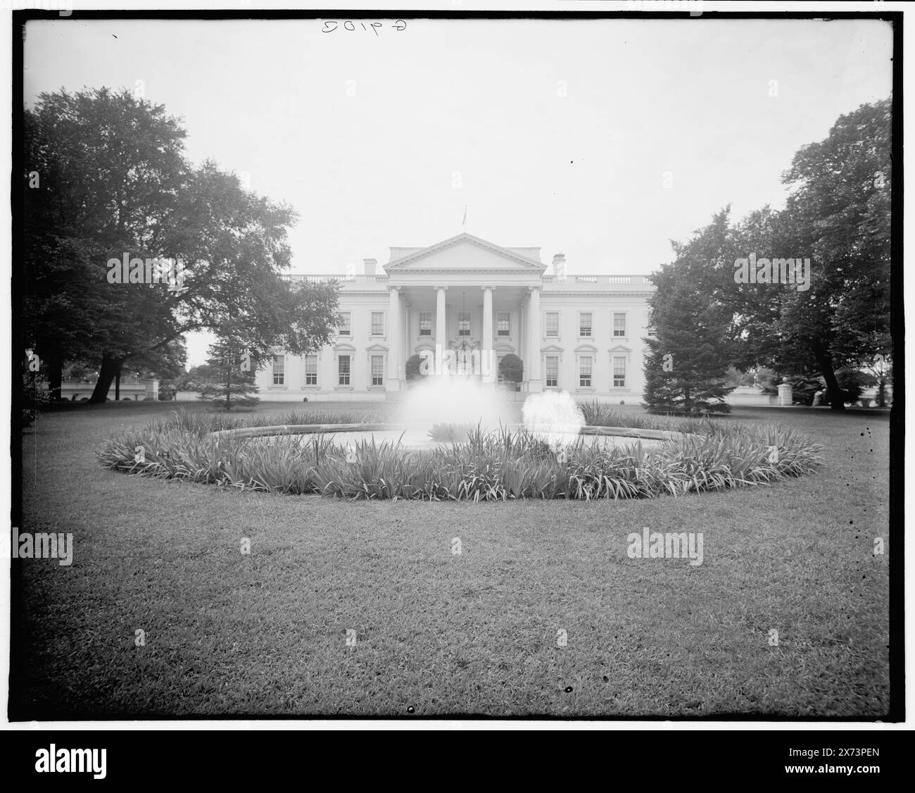 Washington, D.C., la Maison Blanche, titre de la veste., 'G 9103' sur négatif., No Detroit Publishing Co. No. 0500511., Gift ; State Historical Society of Colorado ; 1949, Official Residences. , Fontaines. , États-Unis, District of Columbia, Washington (D.C.) Banque D'Images Washington, D.C., la Maison Blanche, titre de la veste., 'G 9103' sur négatif., No Detroit Publishing Co. No. 0500511., Gift ; State Historical Society of Colorado ; 1949, Official Residences. , Fontaines. , États-Unis, District of Columbia, Washington (D.C.) Banque D'Images
