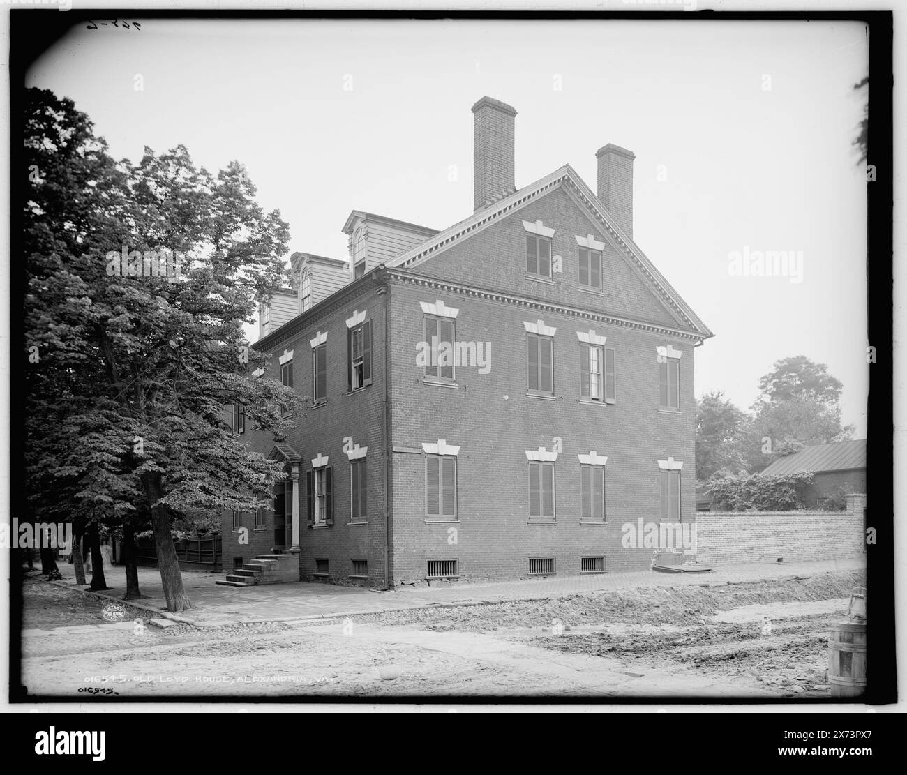 Old Loyd i.e. Lloyd House, Alexandria, Virginie, date basée sur Detroit, catalogue P (1906)., '968-G' on Negative., Detroit Publishing Co. No. 016545., Gift ; State Historical Society of Colorado ; 1949, Dwellings. , États-Unis, Virginie, Alexandria. Banque D'Images