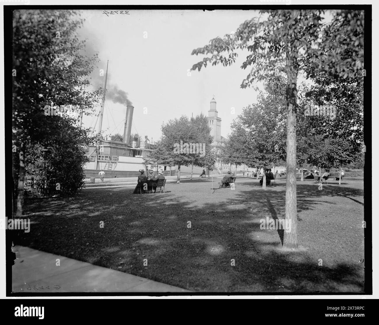 Parc du canal Sud, Sault Ste. Marie, Mich., titre de veste., 'G 2236' sur négatif., Detroit Publishing Co. No. 033734., Gift ; State Historical Society of Colorado ; 1949, Parks. , Cargos. , États-Unis, Michigan, Sault Sainte Marie. , États-Unis, Michigan, Sault Sainte Marie canal. Banque D'Images