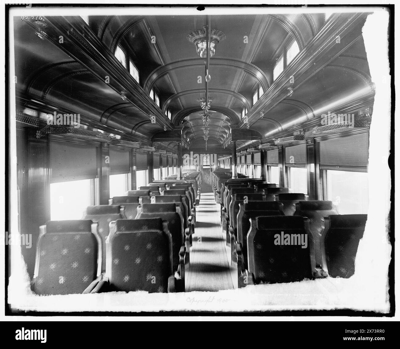 Voitures intérieures, Chicago and Alton Railroad, transparent en verre correspondant (avec le même code de série) disponible sur vidéodisque cadre 1A-30774., titre de la veste., Detroit Publishing Co. no. 042210., Gift ; State Historical Society of Colorado ; 1949, Railroad Passenger Cars. Banque D'Images