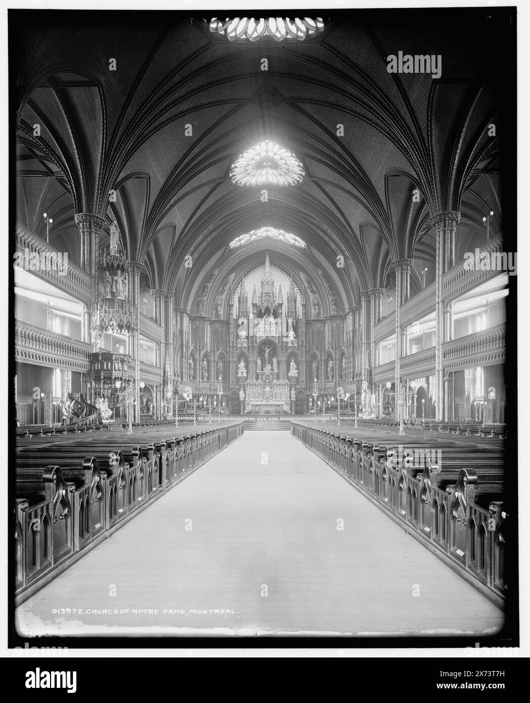 Église notre-Dame, Montréal, date basée sur Detroit, supplément au catalogue J (1901-1906)., Detroit Publishing Co. No. 013972., Gift ; State Historical Society of Colorado ; 1949, Cathedrals. , Intérieurs. , Canada, Québec (Province), Montréal. Banque D'Images