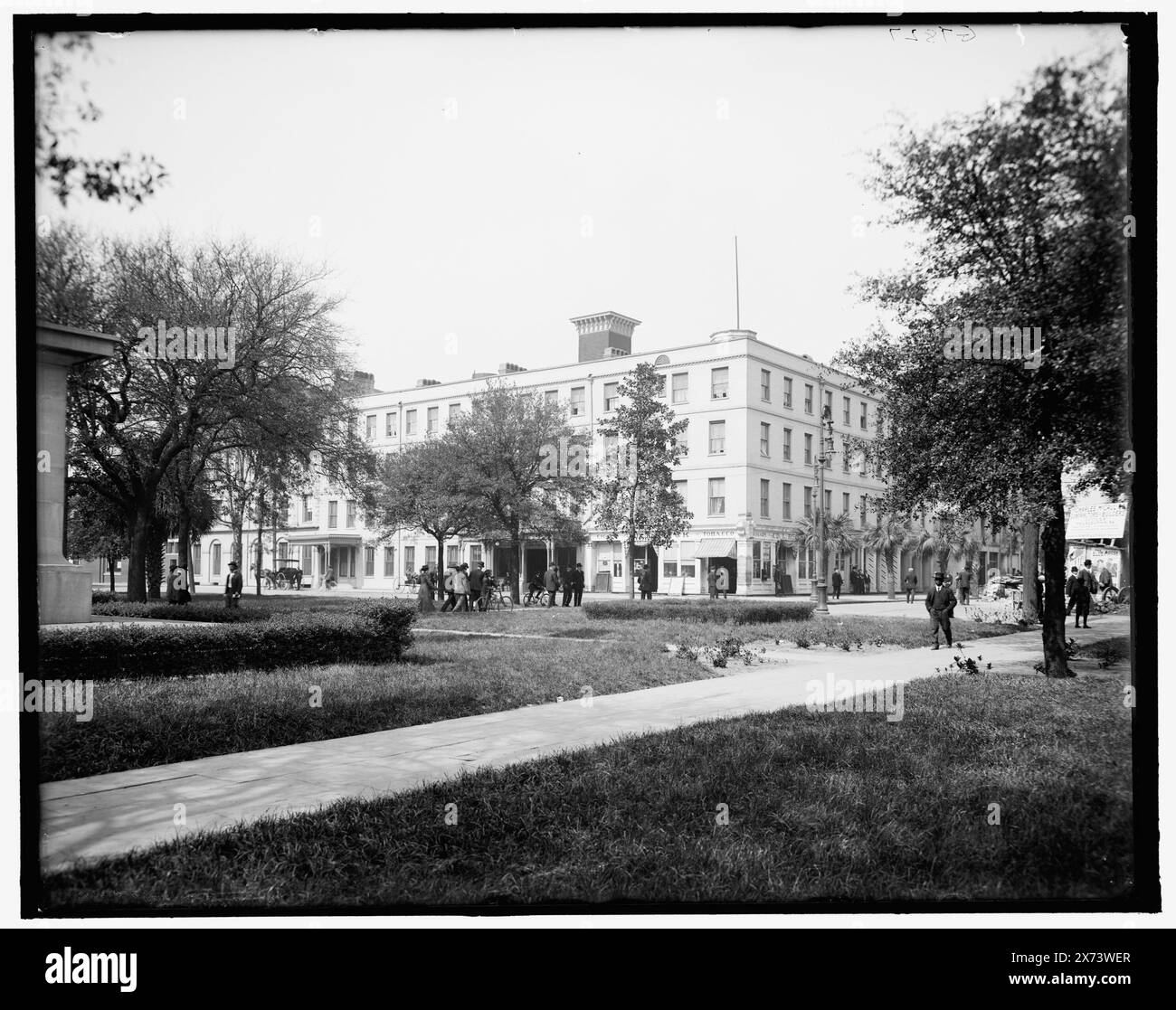 Savannah, Ga, Pulaski House, titre tiré de la veste., 'G 7827' sur négatif., Detroit Publishing Co. No. 0500178., Gift ; State Historical Society of Colorado ; 1949, Pulaski House (Savannah, Géorgie), Hôtels. , Plazas. , États-Unis, Géorgie, Savannah. Banque D'Images