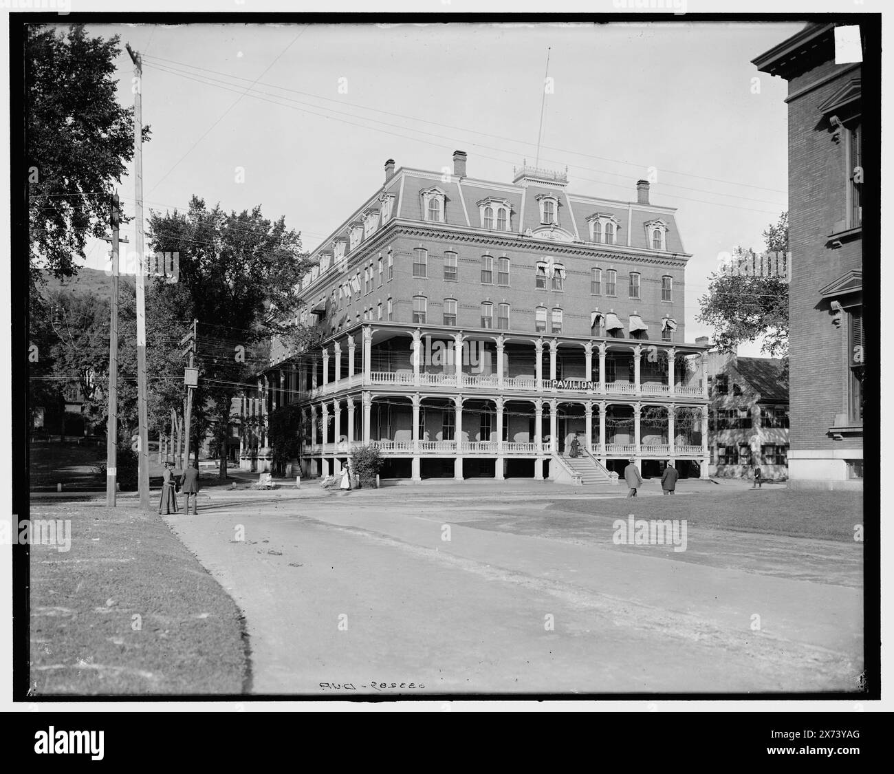 Pavilion Hotel, Montpelier, Vt., titre tiré de la veste., '1875 B' sur négatif., Detroit Publishing Co. No. 033289., Gift ; State Historical Society of Colorado ; 1949, Hôtels. , Rues. , États-Unis, Vermont, Montpelier. Banque D'Images