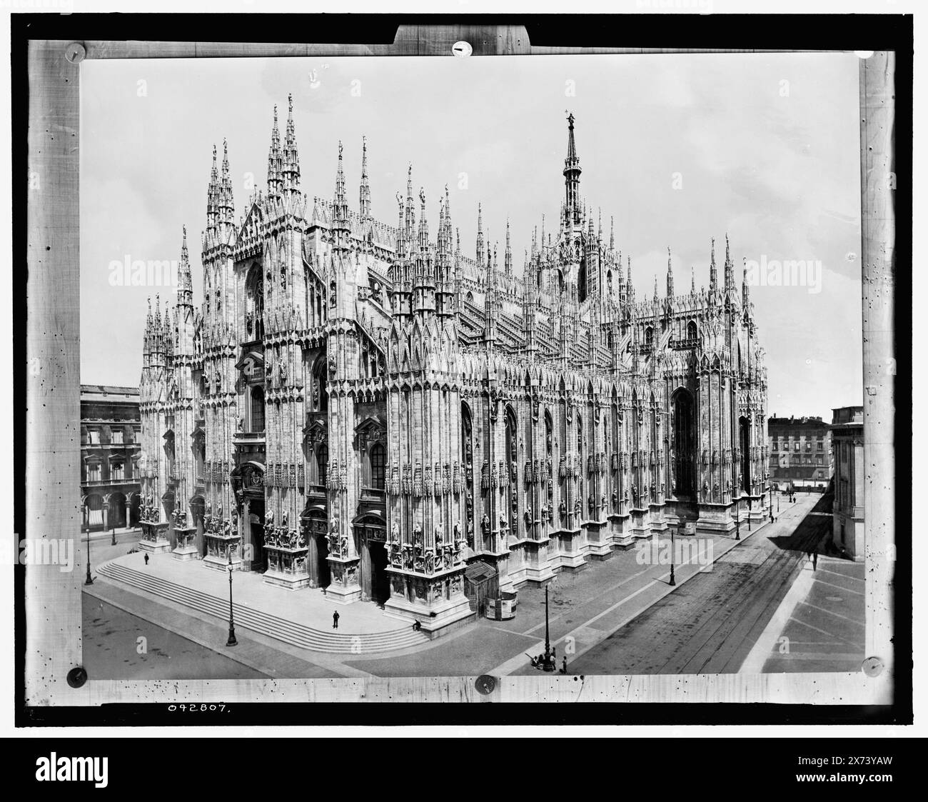 Cathedral, Milan, Italy, titre conçu par Cataloger., Detroit Publishing Co. no. 042807., Gift ; State Historical Society of Colorado ; 1949, Cathedrals. , Italie, Milan. Banque D'Images