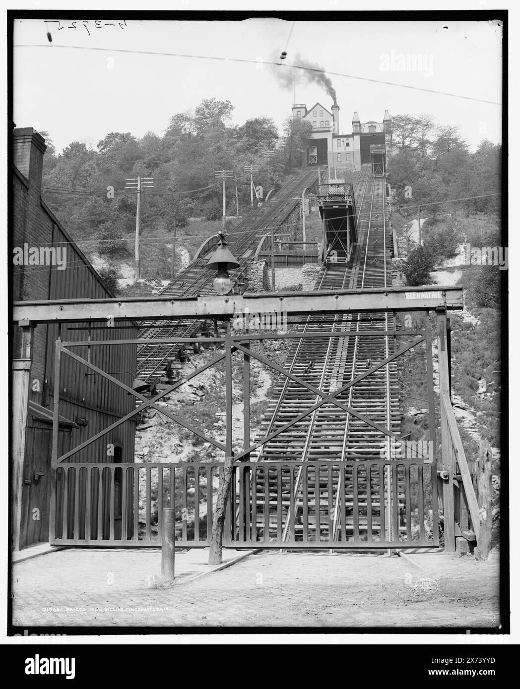Price's Hill incline, Cincinnati, Ohio, 'G3925' sur négatif., Detroit Publishing Co. No. 019282., Gift ; State Historical Society of Colorado ; 1949, incliné chemins de fer. , États-Unis, Ohio, Cincinnati. Banque D'Images