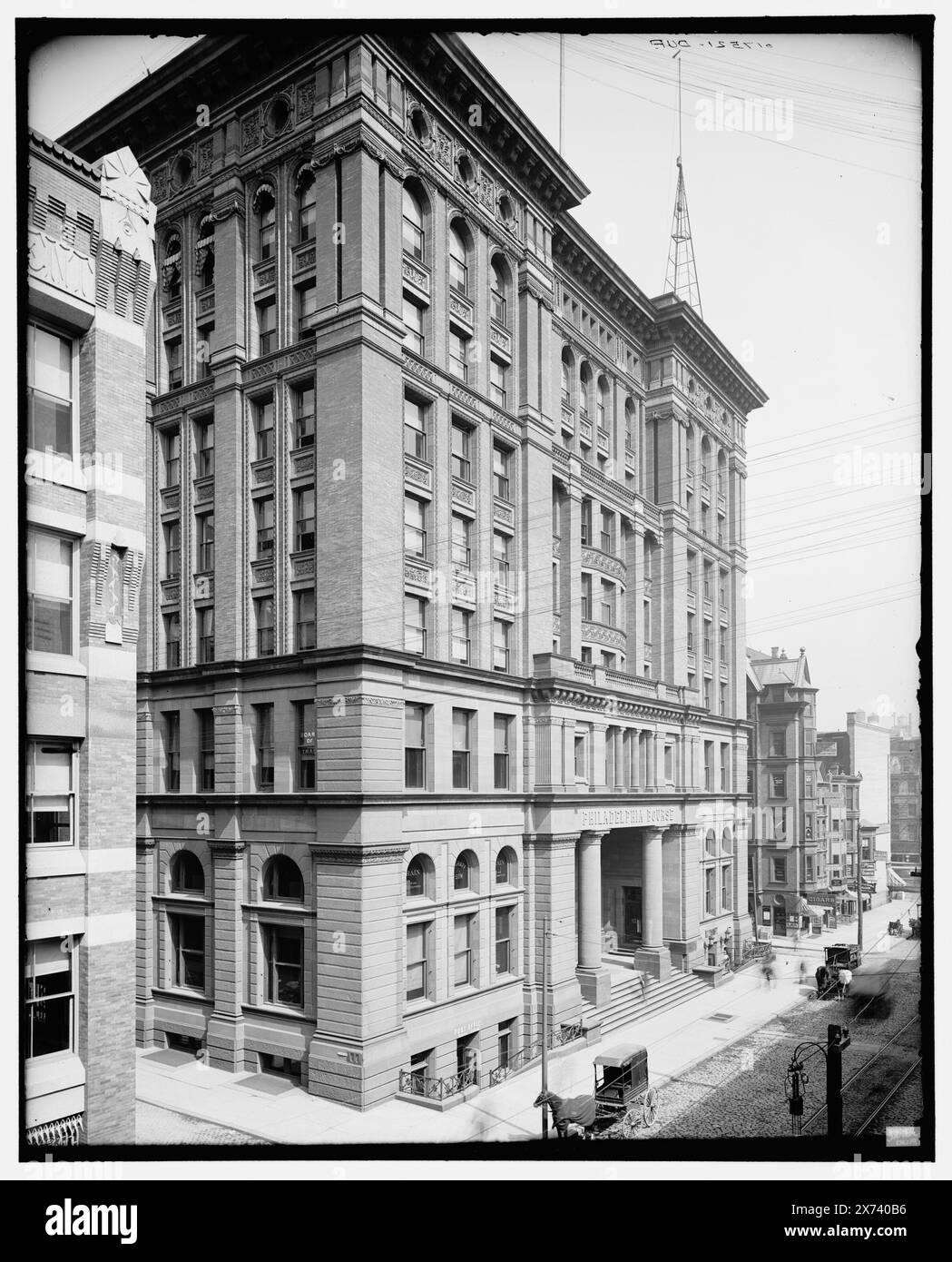 Philadelphia Bourse, Philadelphie, Pa., transparent en verre correspondant (avec le même code de série) disponible sur le cadre du vidéodisque 1A-30095., les négatifs sont des variantes proches ; transparent est la même vue que D4-17521 A., '322' et 'dup' sur le négatif., Detroit Publishing Co. No. 017521., Gift ; State Historical Society of Colorado ; 1949, Philadelphia Bourse (Philadelphie, Pa.), Financial Facilities. , Bourses. , États-Unis, Pennsylvanie, Philadelphie. Banque D'Images