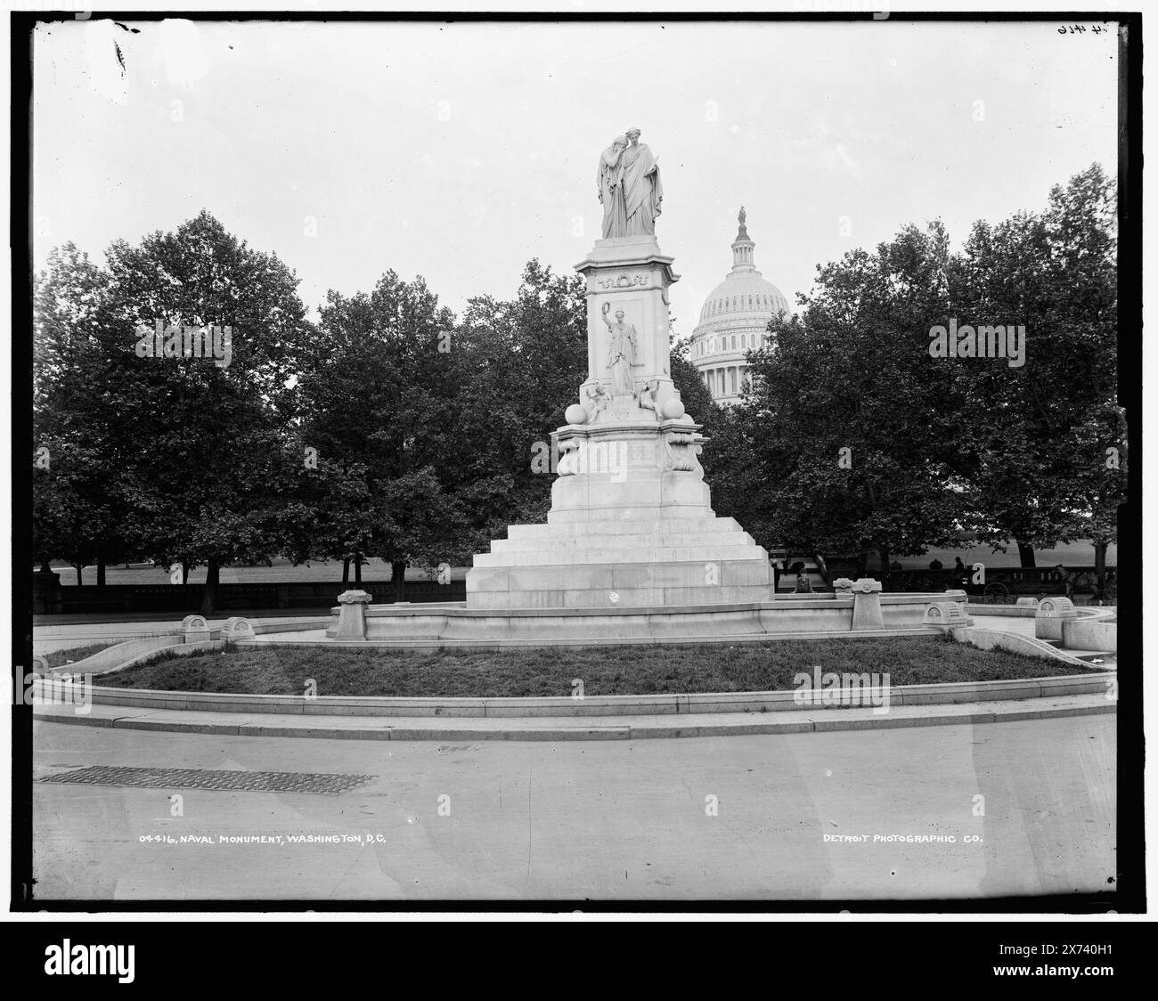 Monument naval, Washington, DC, attribution à Jackson basé sur le catalogue des vues de W.H. Jackson (1898)., Detroit Publishing Co. No. 04416., Gift ; State Historical Society of Colorado ; 1949, États-Unis., Navy. , Peace Monument (Washington, D.C.) , monuments et mémoriaux. , États-Unis, District of Columbia, Washington (D.C.) Banque D'Images