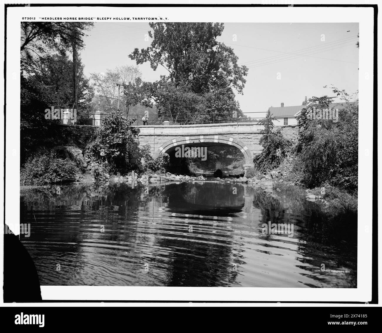 Pont chevalier sans tête, Sleepy Hollow, Tarrytown, New York, Detroit Publishing Co. No. 073012., Gift ; State Historical Society of Colorado ; 1949, Bridges. , États-Unis, New York (State), North Tarrytown. Banque D'Images