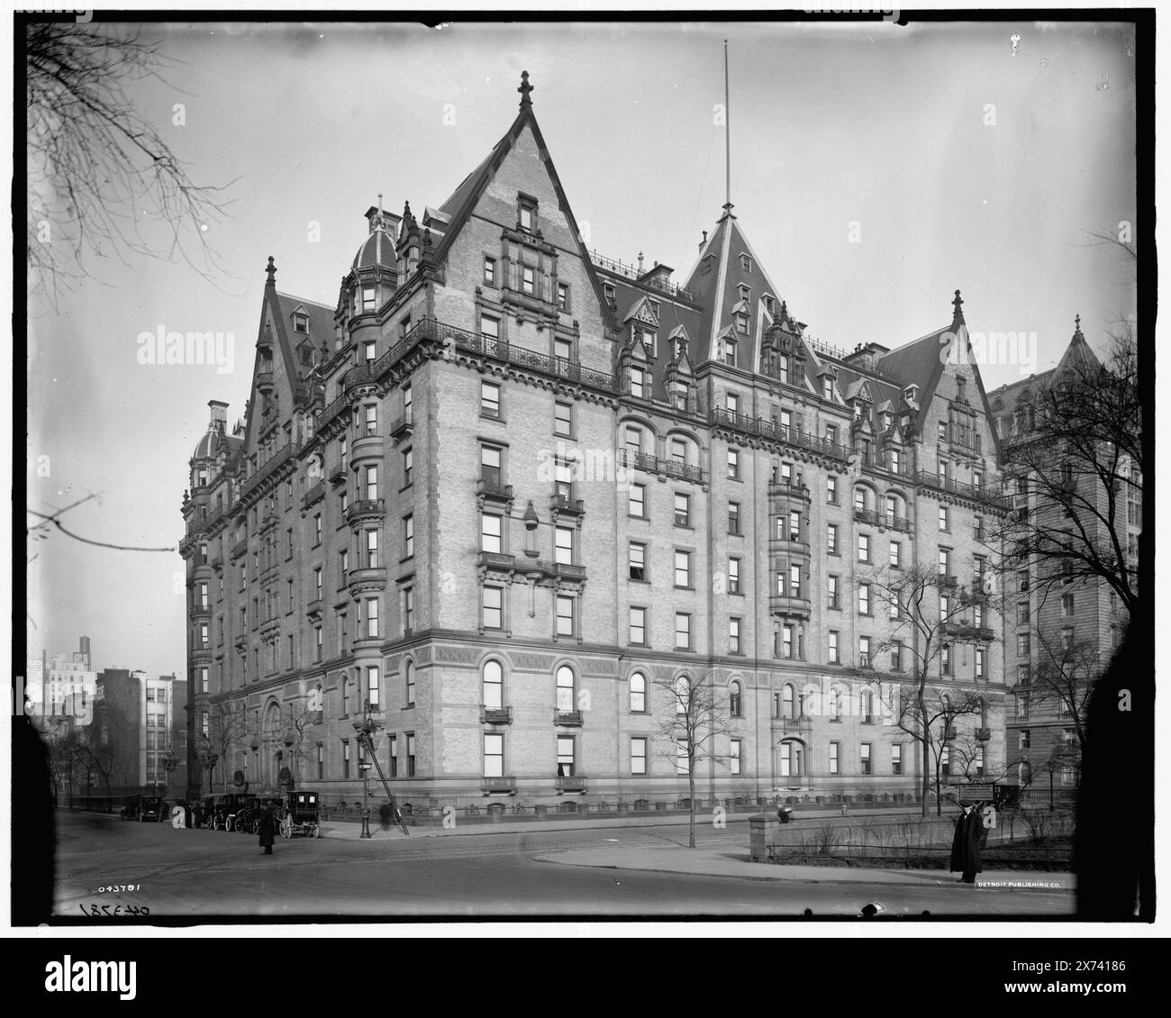 Dakota Apartment House, New York, New York, New York, titre de Veste., Detroit Publishing Co. No. 043781., Gift ; State Historical Society of Colorado ; 1949, Apartment Houses. , États-Unis, New York (State), New York. Banque D'Images