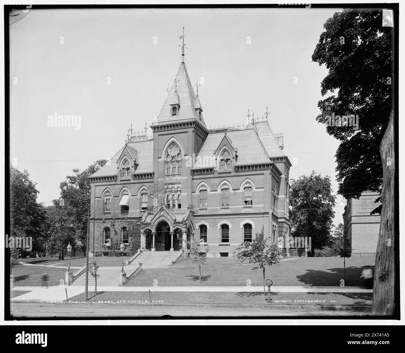 Bibliothèque publique, Springfield, Mass., '2182' et 'Detroit Photographic Co.' sur négatif., Detroit Publishing Co. No. 018052., Gift ; State Historical Society of Colorado ; 1949, Springfield City Library (Mass.), Libraries. , États-Unis, Massachusetts, Springfield. Banque D'Images