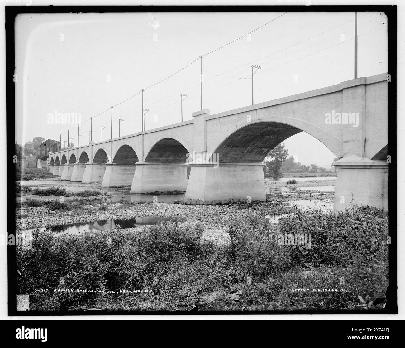 U. et M.V. Utica & Mohawk Valley Railway Bridge, Herkimer, New York, '2601' sur négatif., Detroit Publishing Co. No. 062747., Gift ; State Historical Society of Colorado ; 1949, Railroad Bridges. , États-Unis, New York (État), Herkimer. Banque D'Images