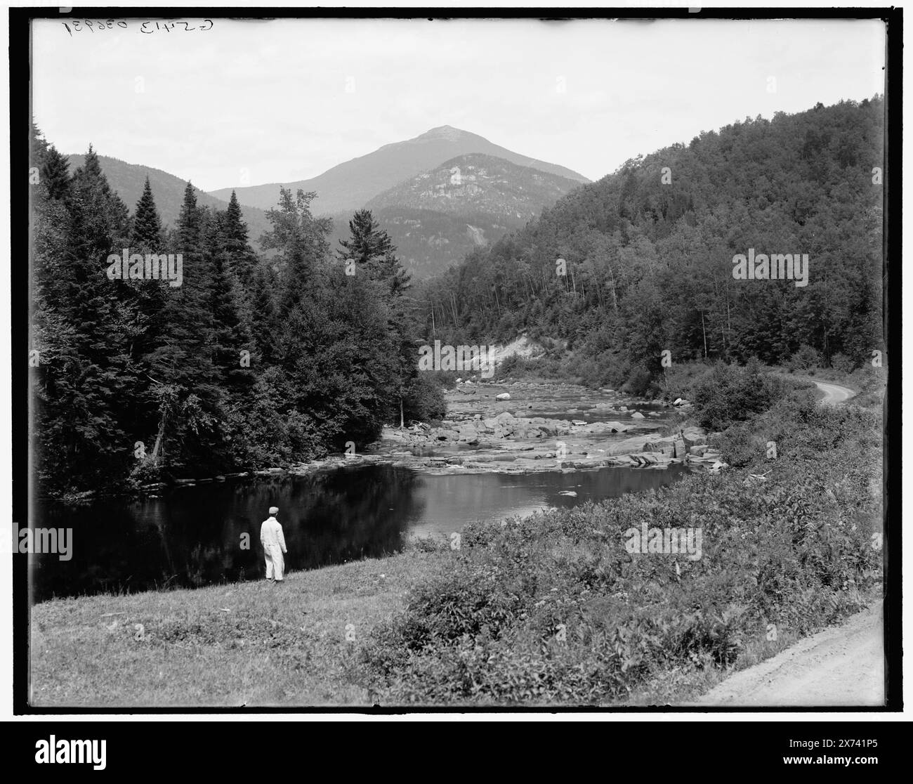 Lake Placid, Whiteface Mountain de Wilmington Notch, Adirondacks, New York, titre tiré de la veste., 'G 5413' sur négatif., Detroit Publishing Co. No. 036931., Gift ; State Historical Society of Colorado ; 1949, Rivers. , Montagnes. , États-Unis, New York (État), Adirondack Mountains. , États-Unis, New York (État), Ausable River. Banque D'Images
