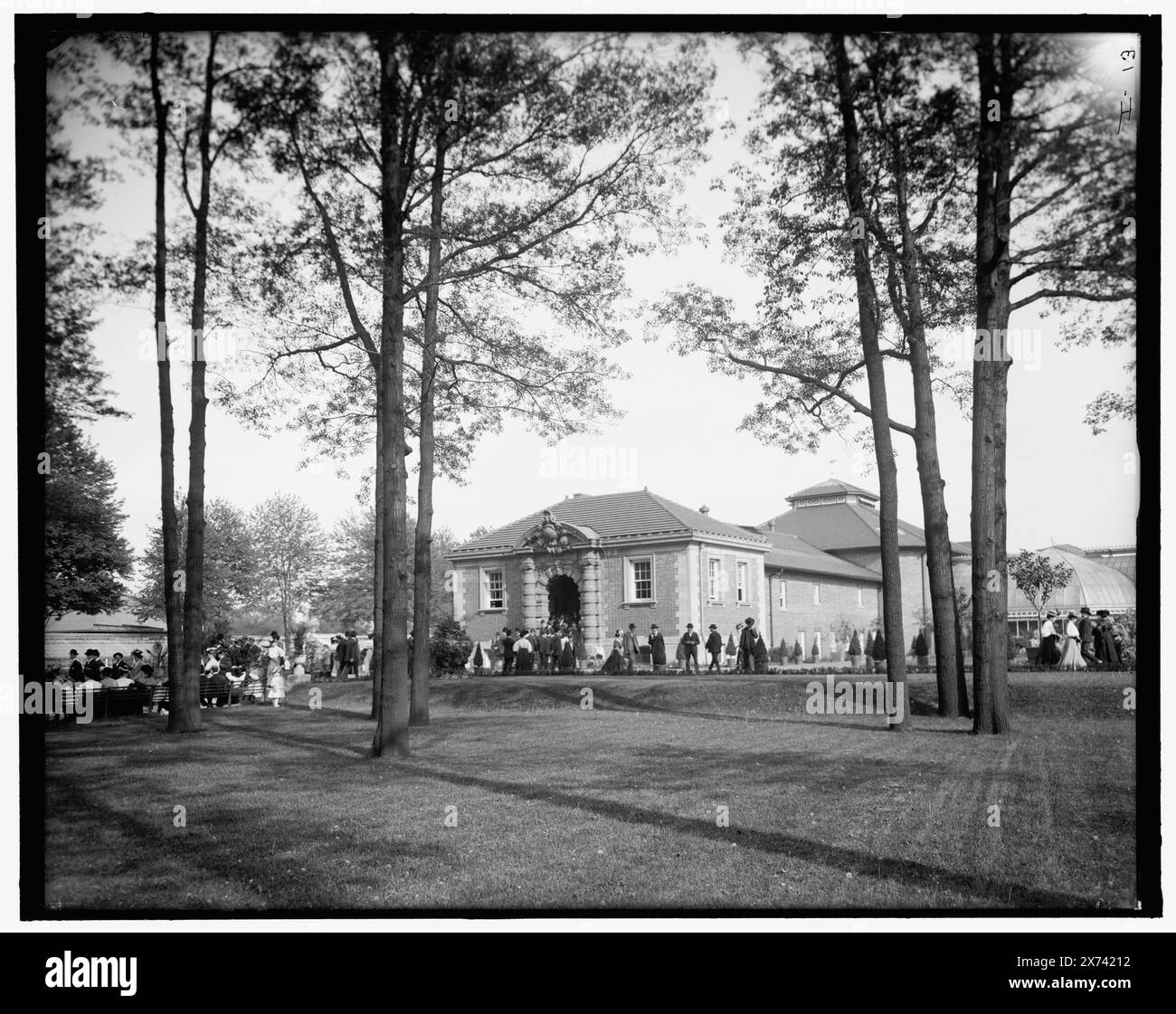 Aquarium, belle Isle Park, Detroit, Mich., titre de veste., 'I-13' sur négatif., Detroit Publishing Co. no. 068332., Gift ; State Historical Society of Colorado ; 1949, Aquariums. , Parcs. , États-Unis, Michigan, Detroit. Banque D'Images