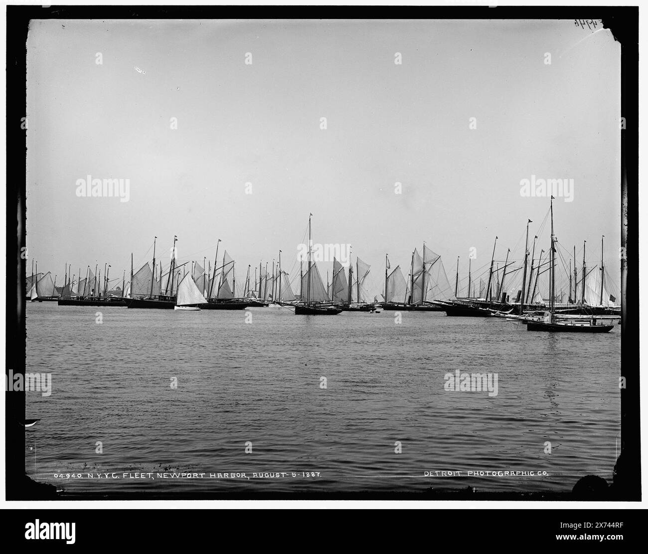 Flotte de N.Y.Y.C., port de Newport, Detroit Publishing Co. no. 04940., Gift ; State Historical Society of Colorado ; 1949, New York Yacht Club. , Yachts. , Yacht clubs. , Harbors. , États-Unis, Rhode Island, Newport. Banque D'Images
