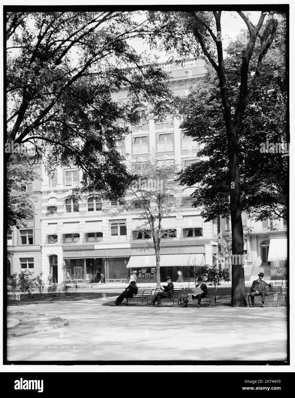Bâtiment des beaux-arts, Detroit, Mich., 'I-6' sur négatif., Detroit Publishing Co. No. 070325., Gift ; State Historical Society of Colorado ; 1949, commercial Facilities. , Parcs. , États-Unis, Michigan, Detroit. Banque D'Images