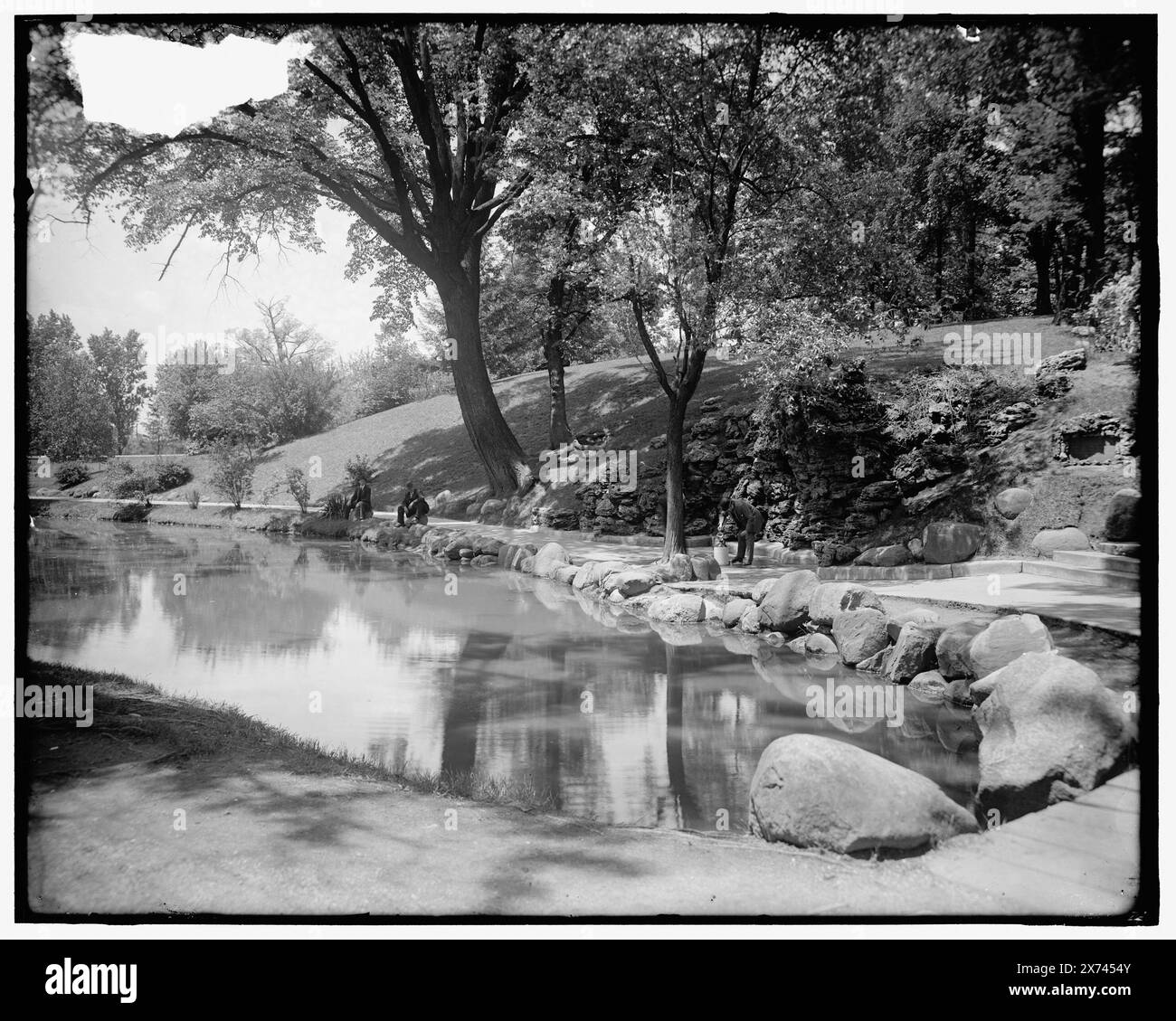 Ohio State University, le printemps, Columbus, Ohio, titre de veste., 'g 5820' sur négatif., Detroit Publishing Co. no. 039070., Gift ; State Historical Society of Colorado ; 1949, Springs. , Universités et collèges. , États-Unis, Ohio, Columbus. Banque D'Images