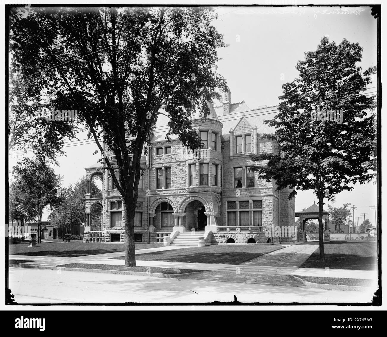 Résidence Whitney, Detroit Publishing Co. 42002 ; conçu par Cataloger., Woodward Avenue., cadeau ; State Historical Society of Colorado ; 1949, Whitney House (Detroit, Mich.), Dwellings. , Rues. , États-Unis, Michigan, Detroit. Banque D'Images