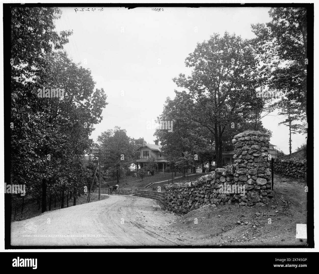 National Boulevard, Missionary Ridge, Tenn., 'G 4229' sur négatif., Detroit Publishing Co. No. 070001., Gift ; State Historical Society of Colorado ; 1949, Battlefields. , Missionary Ridge, Battle of, Tenn., 1863. , Routes. , États-Unis, Tennessee, Missionary Ridge. Banque D'Images