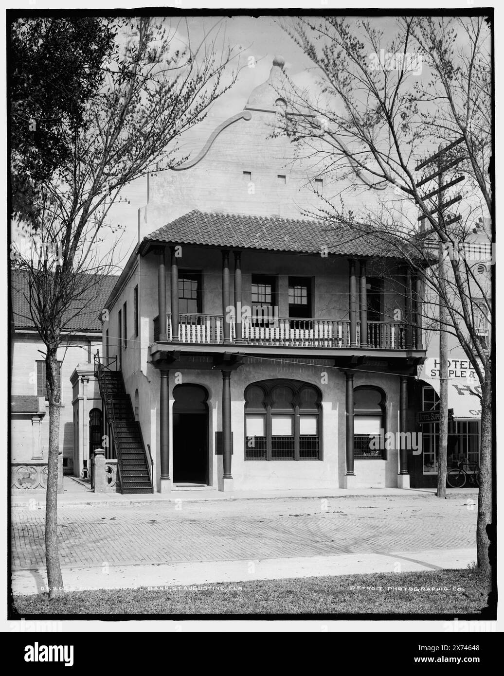First National Bank, établi Augustine, Fla., Detroit Publishing Co. No. 062068., Gift ; State Historical Society of Colorado ; 1949, Banks. , États-Unis, Floride, Saint Augustine. Banque D'Images