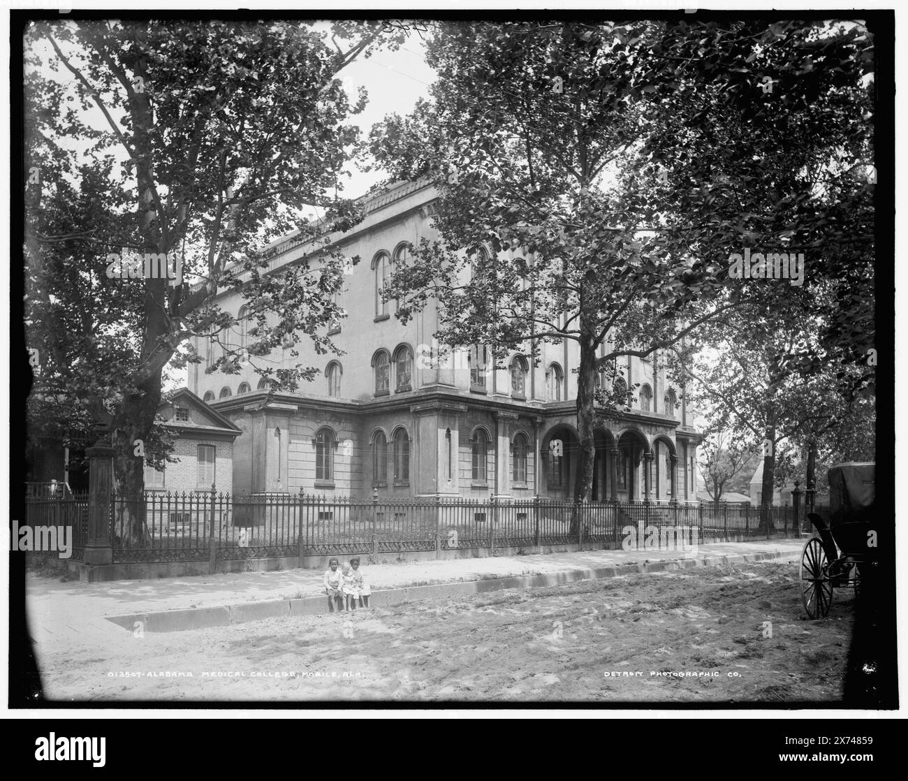 Alabama Medical College, Mobile, Ala., '433' sur négatif., Detroit Publishing Co. No. 013507., Gift ; State Historical Society of Colorado ; 1949, Medical College of Alabama. , Éducation médicale. , Universités et collèges. , Installations éducatives. , États-Unis, Alabama, Mobile. Banque D'Images