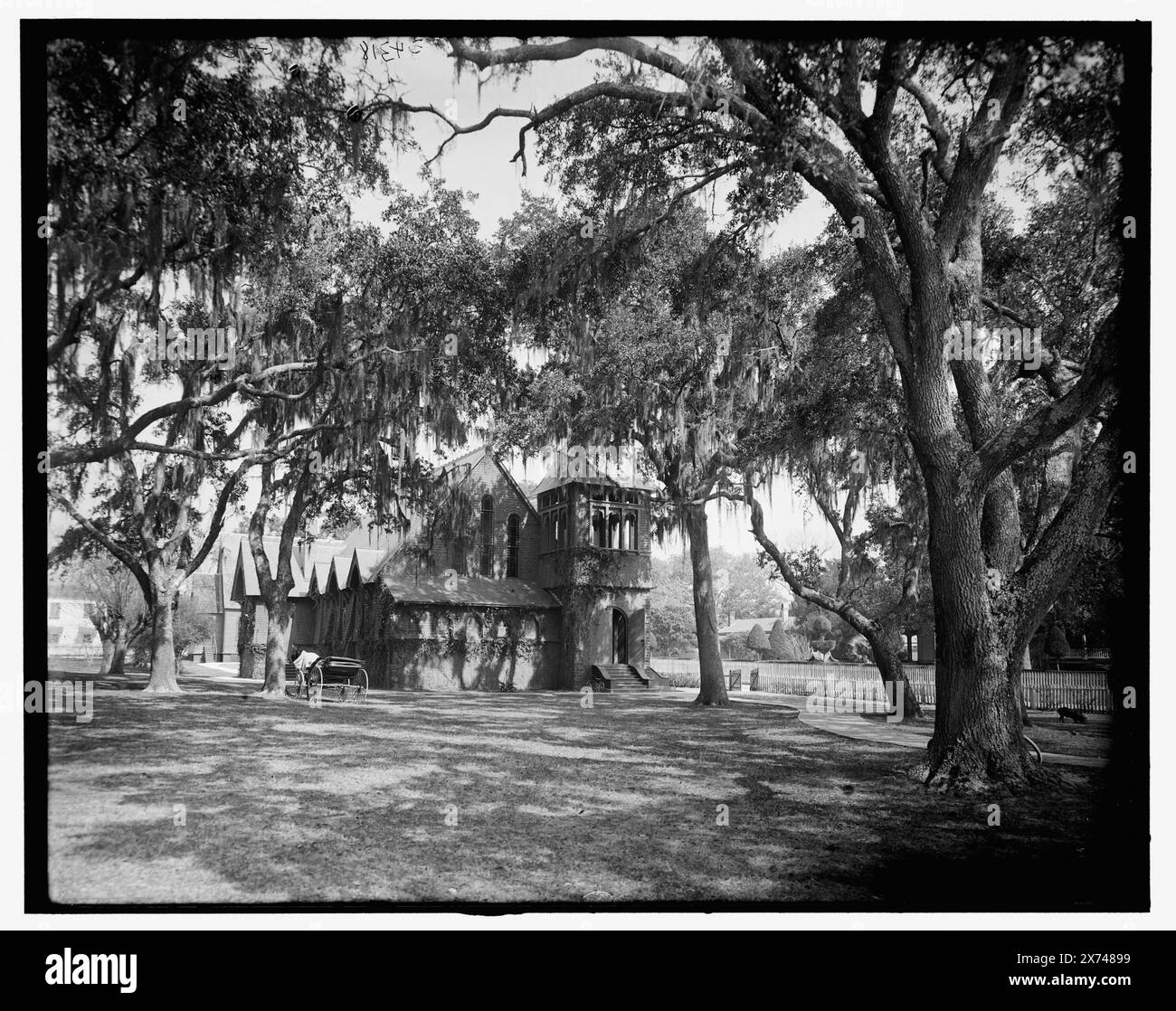 Church of the Rédempteur, Biloxi, Miss., titre tiré de la veste., 'G 3706' sur négatif., Detroit Publishing Co. No. 034318., Gift ; State Historical Society of Colorado ; 1949, Churches. , États-Unis, Mississippi, Biloxi. Banque D'Images