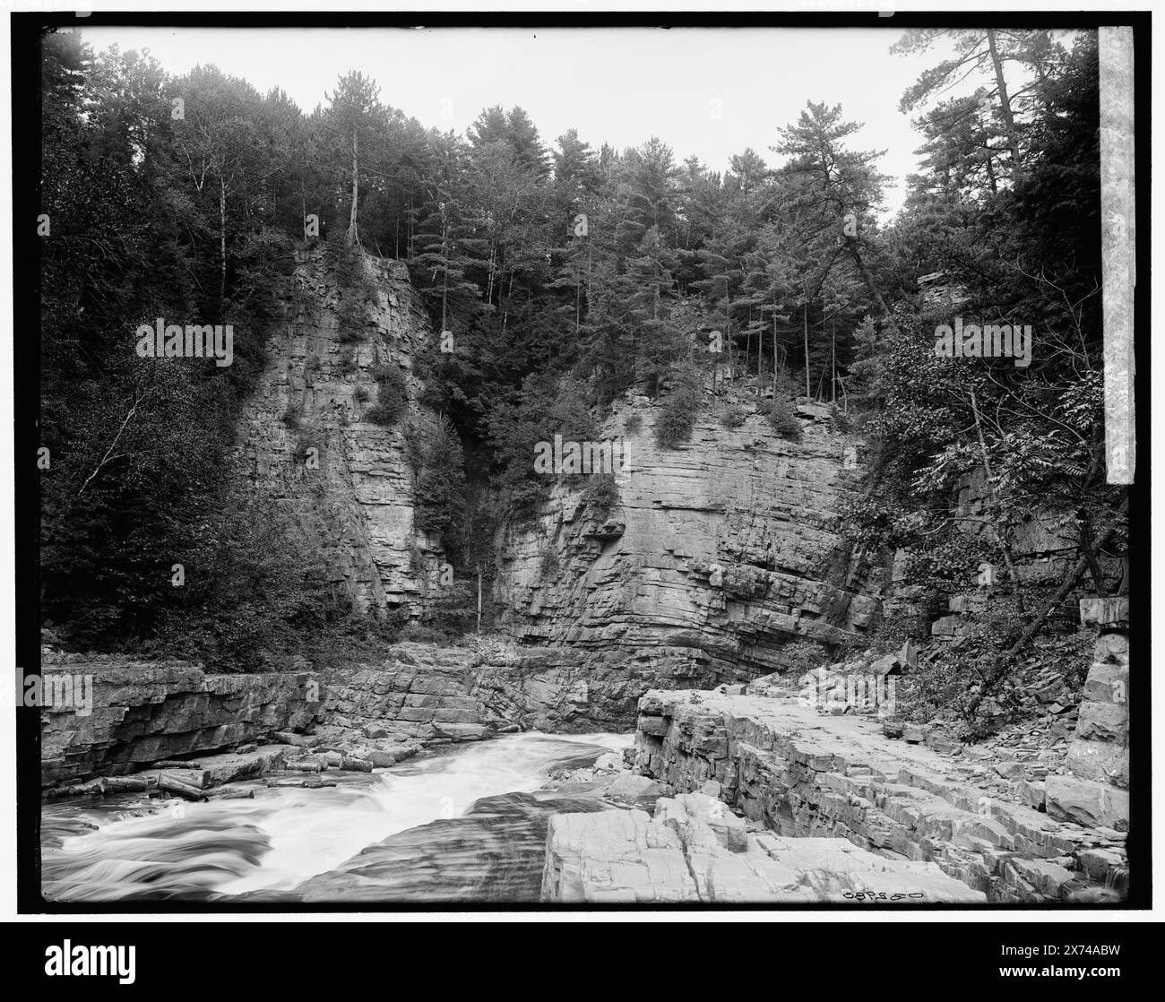 The Elbow, Ausable Chasm, '314' sur négatif., Detroit Publishing Co. No. 032980., Gift ; State Historical Society of Colorado ; 1949, Canyons. , Rivers. , États-Unis, New York (État), Ausable River. Banque D'Images