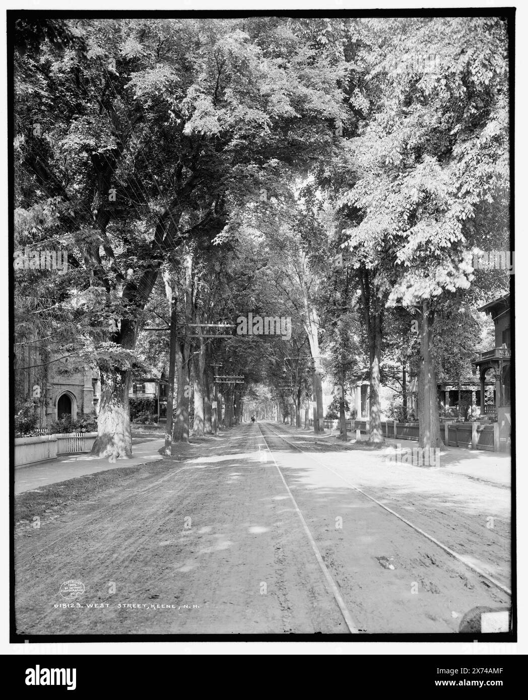 West Street, Keene, N.H., '2313' sur négatif., Detroit Publishing Co. No. 018123., Gift ; State Historical Society of Colorado ; 1949, Residential Streets. , États-Unis, New Hampshire, Keene. Banque D'Images