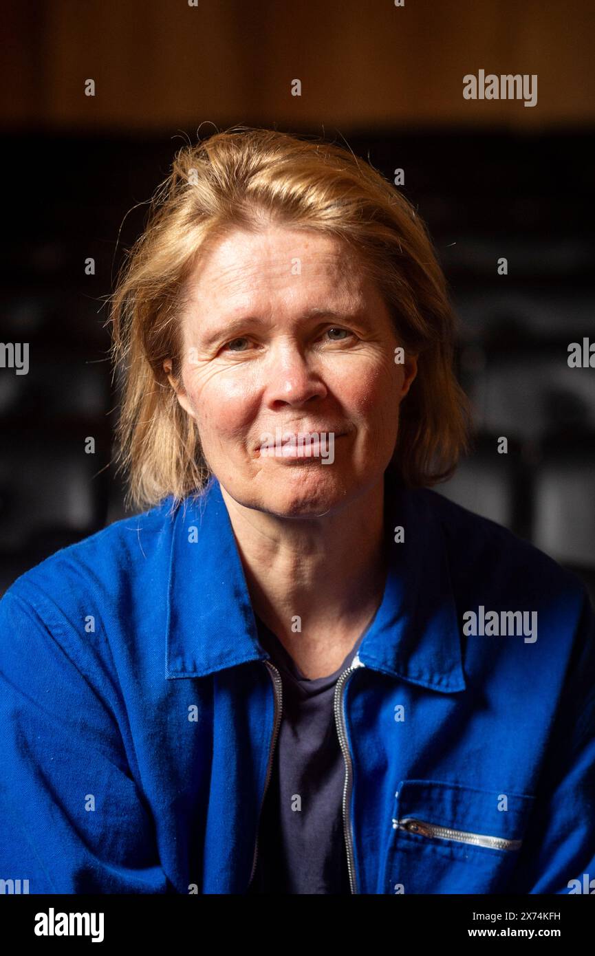 Londres, Royaume-Uni. 17 mai 2024. Auteur Ia Genberg (suédois) pour « les détails » lors d’un appel photo pour la présélection du Prix International Booker au Southbank Centre, avant que le gagnant ne soit annoncé le 21 mai à la Tate Modern. Le prix célèbre les romanciers et les auteurs de nouvelles du monde entier ainsi que l'art de la traduction en mettant en lumière la meilleure fiction traduite, l'auteur et le traducteur gagnants partageant le prix de 50 000 £ à parts égales. Credit : Stephen Chung / Alamy Live News Banque D'Images