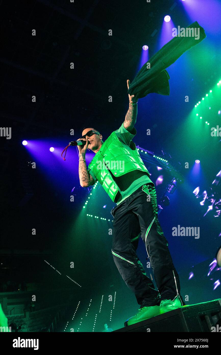 Torino, Italie. 2022. La chanteuse italienne Sfera Ebbasta s'est produite en direct sur la scène de la Pala Alpitour Torino. Crédit : Andrea Pinna Banque D'Images