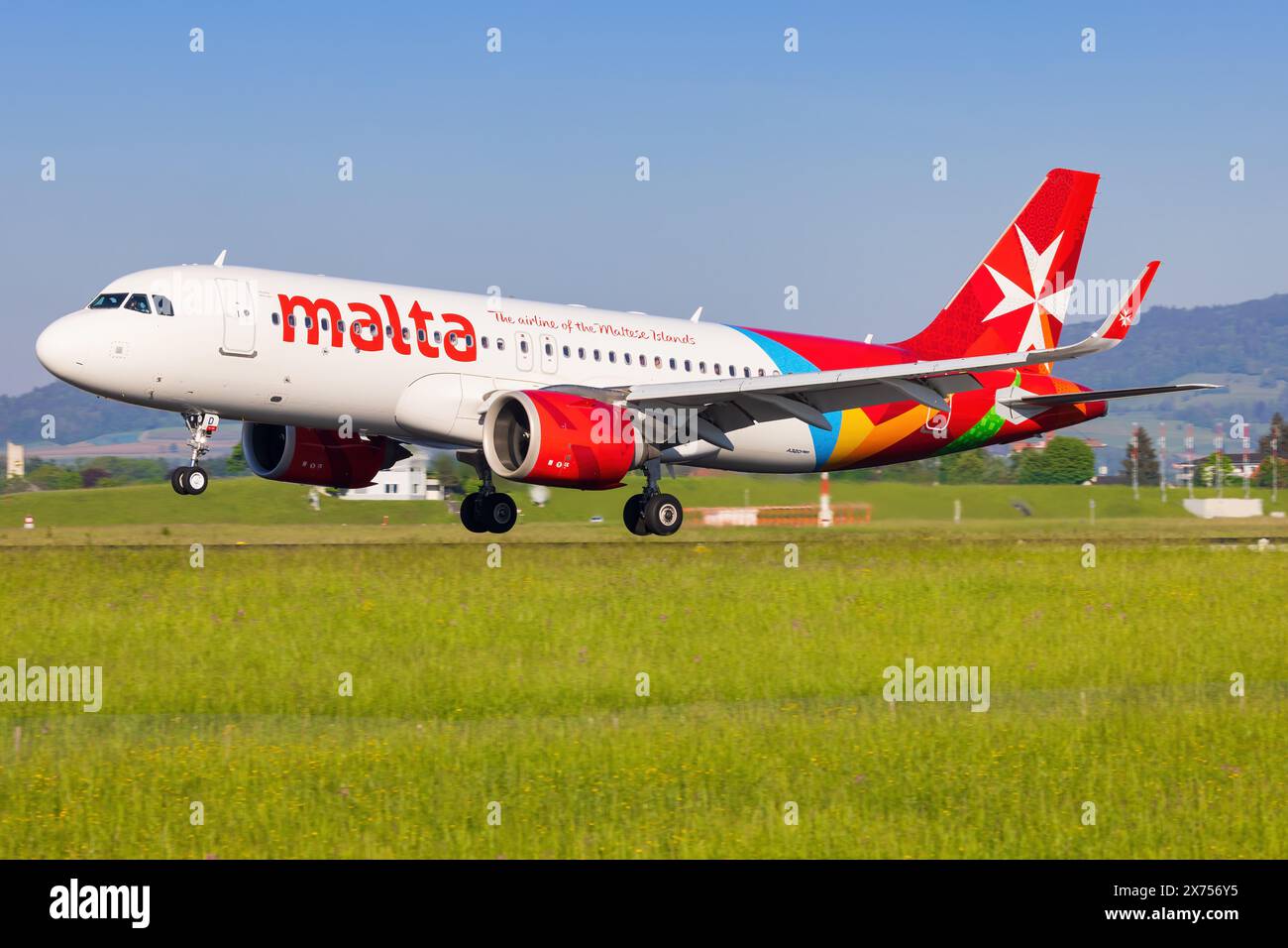 Zürich, 1er mai 2024 : avions de ligne maltais Airbus A320 à l'aéroport de Zürich Banque D'Images