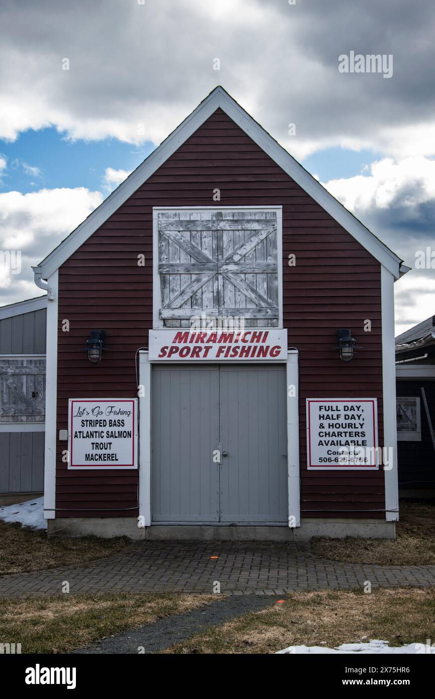 Pêche sportive affrète une entreprise au parc Ritchie Wharf à Miramichi, Nouveau-Brunswick, Canada Banque D'Images