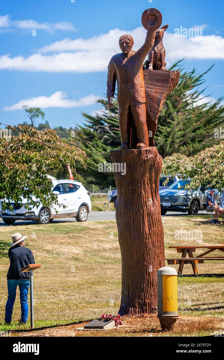 Legerwood Memorial Trees, sculpté en l'honneur des soldats tombés au combat pendant la première Guerre mondiale, Legerwood Eastern Tasmania Banque D'Images