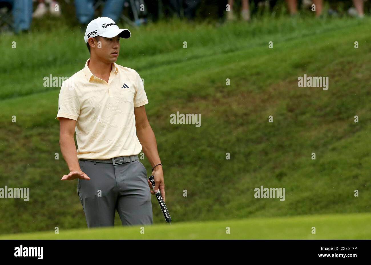 Louisville, États-Unis. 17 mai 2024. Collin Morikawa réagit à son putt sur le quatorzième green lors de la deuxième manche du Championnat PGA 2024 au Valhalla Golf course le vendredi 17 mai 2024 à Louisville, Kentucky. Photo de John Sommers II/UPI crédit : UPI/Alamy Live News Banque D'Images