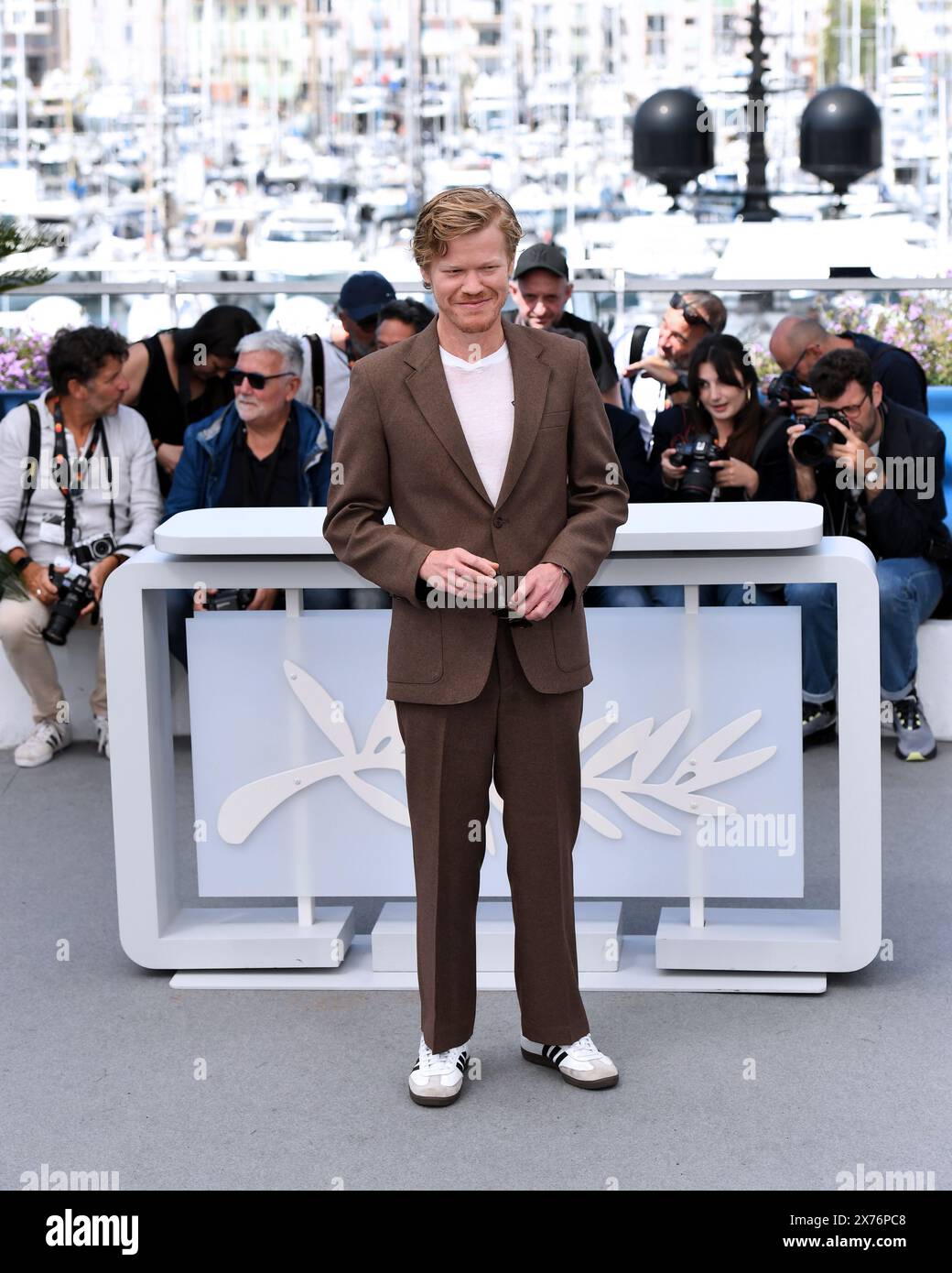 Cannes, France. 18 mai 2024. Cannes, 77ème Festival de Cannes 2024 Photocall film “Kind of Kindness” sur la photo : Jesse Plemons crédit : Agence photo indépendante/Alamy Live News Banque D'Images