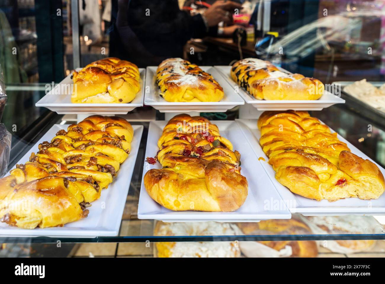 Exposition d'une pâtisserie et boulangerie dans la vieille ville de Porto ou Porto, Portugal Banque D'Images