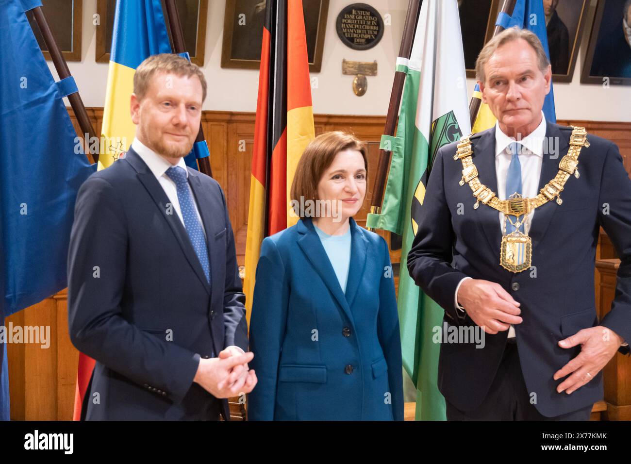 AM Samstag wurde der Robert-Blum-Preis für Demokratie an Maia Sandu, Präsidentin der Republik Moldau, verliehen. Der Preis, der mit 10,000 Euro dotiert ist, wird jährlich von der Stadt Leipzig in Erinnerung an den Revolutionär Robert Blum 1807-1848 vergeben. Blum War politisch und publizistisch von Leipzig aus tätig und trat während der Revolution 1848/49 für demokratische Rechte und gewaltfreie Veränderung der Gesellschaft ein. Preisverleihung Robert Blum Preis *** samedi, le Prix Robert Blum pour la démocratie a été décerné à Maia Sandu, Présidente de la République de Moldavie le prix, qui Banque D'Images