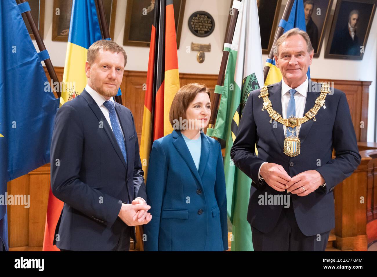 AM Samstag wurde der Robert-Blum-Preis für Demokratie an Maia Sandu, Präsidentin der Republik Moldau, verliehen. Der Preis, der mit 10,000 Euro dotiert ist, wird jährlich von der Stadt Leipzig in Erinnerung an den Revolutionär Robert Blum 1807-1848 vergeben. Blum War politisch und publizistisch von Leipzig aus tätig und trat während der Revolution 1848/49 für demokratische Rechte und gewaltfreie Veränderung der Gesellschaft ein. Preisverleihung Robert Blum Preis *** samedi, le Prix Robert Blum pour la démocratie a été décerné à Maia Sandu, Présidente de la République de Moldavie le prix, qui Banque D'Images