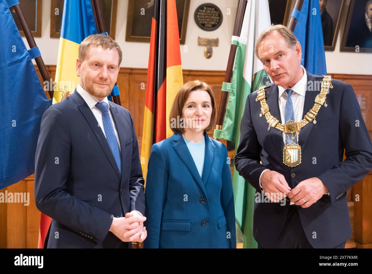 AM Samstag wurde der Robert-Blum-Preis für Demokratie an Maia Sandu, Präsidentin der Republik Moldau, verliehen. Der Preis, der mit 10,000 Euro dotiert ist, wird jährlich von der Stadt Leipzig in Erinnerung an den Revolutionär Robert Blum 1807-1848 vergeben. Blum War politisch und publizistisch von Leipzig aus tätig und trat während der Revolution 1848/49 für demokratische Rechte und gewaltfreie Veränderung der Gesellschaft ein. Preisverleihung Robert Blum Preis *** samedi, le Prix Robert Blum pour la démocratie a été décerné à Maia Sandu, Présidente de la République de Moldavie le prix, qui Banque D'Images