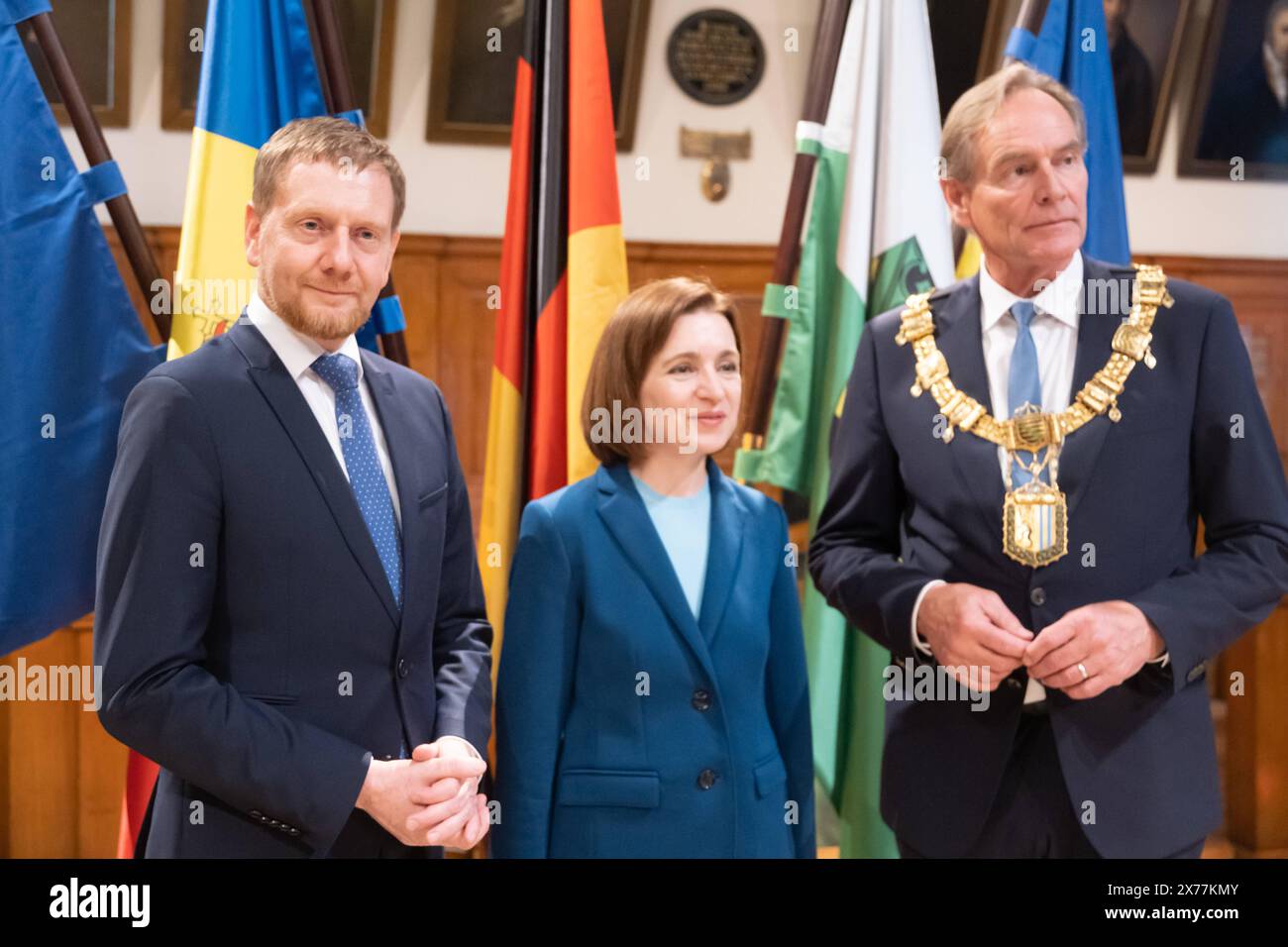 AM Samstag wurde der Robert-Blum-Preis für Demokratie an Maia Sandu, Präsidentin der Republik Moldau, verliehen. Der Preis, der mit 10,000 Euro dotiert ist, wird jährlich von der Stadt Leipzig in Erinnerung an den Revolutionär Robert Blum 1807-1848 vergeben. Blum War politisch und publizistisch von Leipzig aus tätig und trat während der Revolution 1848/49 für demokratische Rechte und gewaltfreie Veränderung der Gesellschaft ein. Preisverleihung Robert Blum Preis *** samedi, le Prix Robert Blum pour la démocratie a été décerné à Maia Sandu, Présidente de la République de Moldavie le prix, qui Banque D'Images
