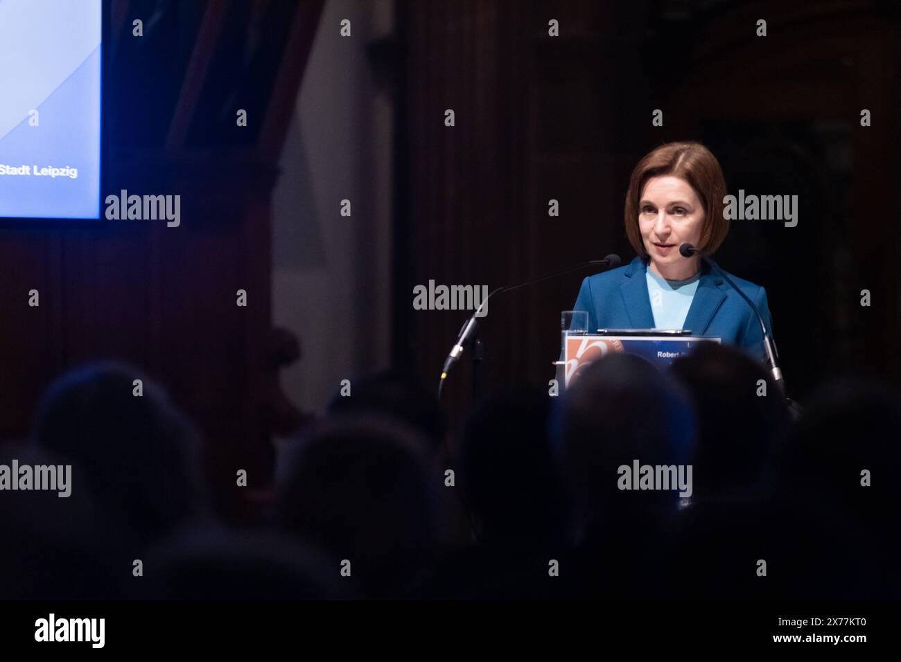 AM Samstag wurde der Robert-Blum-Preis für Demokratie an Maia Sandu, Präsidentin der Republik Moldau, verliehen. Der Preis, der mit 10,000 Euro dotiert ist, wird jährlich von der Stadt Leipzig in Erinnerung an den Revolutionär Robert Blum 1807-1848 vergeben. Blum War politisch und publizistisch von Leipzig aus tätig und trat während der Revolution 1848/49 für demokratische Rechte und gewaltfreie Veränderung der Gesellschaft ein. Preisverleihung Robert Blum Preis *** samedi, le Prix Robert Blum pour la démocratie a été décerné à Maia Sandu, Présidente de la République de Moldavie le prix, qui Banque D'Images