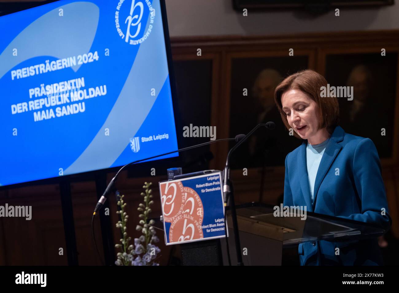 AM Samstag wurde der Robert-Blum-Preis für Demokratie an Maia Sandu, Präsidentin der Republik Moldau, verliehen. Der Preis, der mit 10,000 Euro dotiert ist, wird jährlich von der Stadt Leipzig in Erinnerung an den Revolutionär Robert Blum 1807-1848 vergeben. Blum War politisch und publizistisch von Leipzig aus tätig und trat während der Revolution 1848/49 für demokratische Rechte und gewaltfreie Veränderung der Gesellschaft ein. Preisverleihung Robert Blum Preis *** samedi, le Prix Robert Blum pour la démocratie a été décerné à Maia Sandu, Présidente de la République de Moldavie le prix, qui Banque D'Images