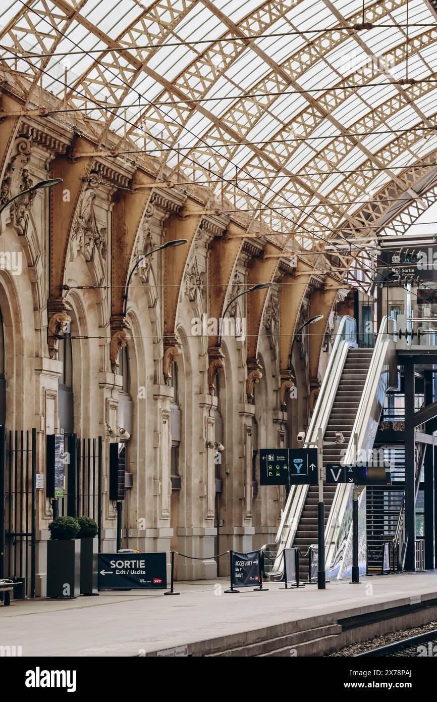 Nice, France - 23 juillet 2023 : Gare de Nice, sud de la France Banque D'Images