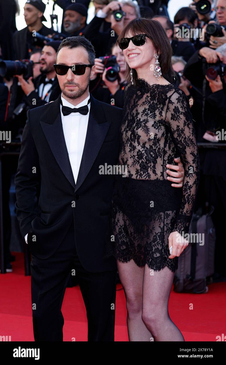 Anthony Vaccarello und Charlotte Gainsbourg BEI der Premiere des