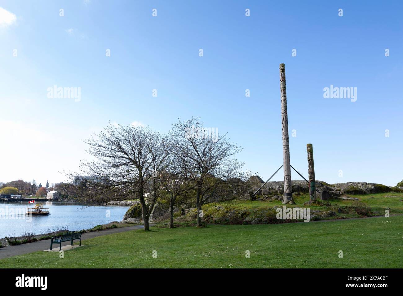 Totems dans Songhees Park Victoria, Colombie-Britannique, Canada. Banque D'Images
