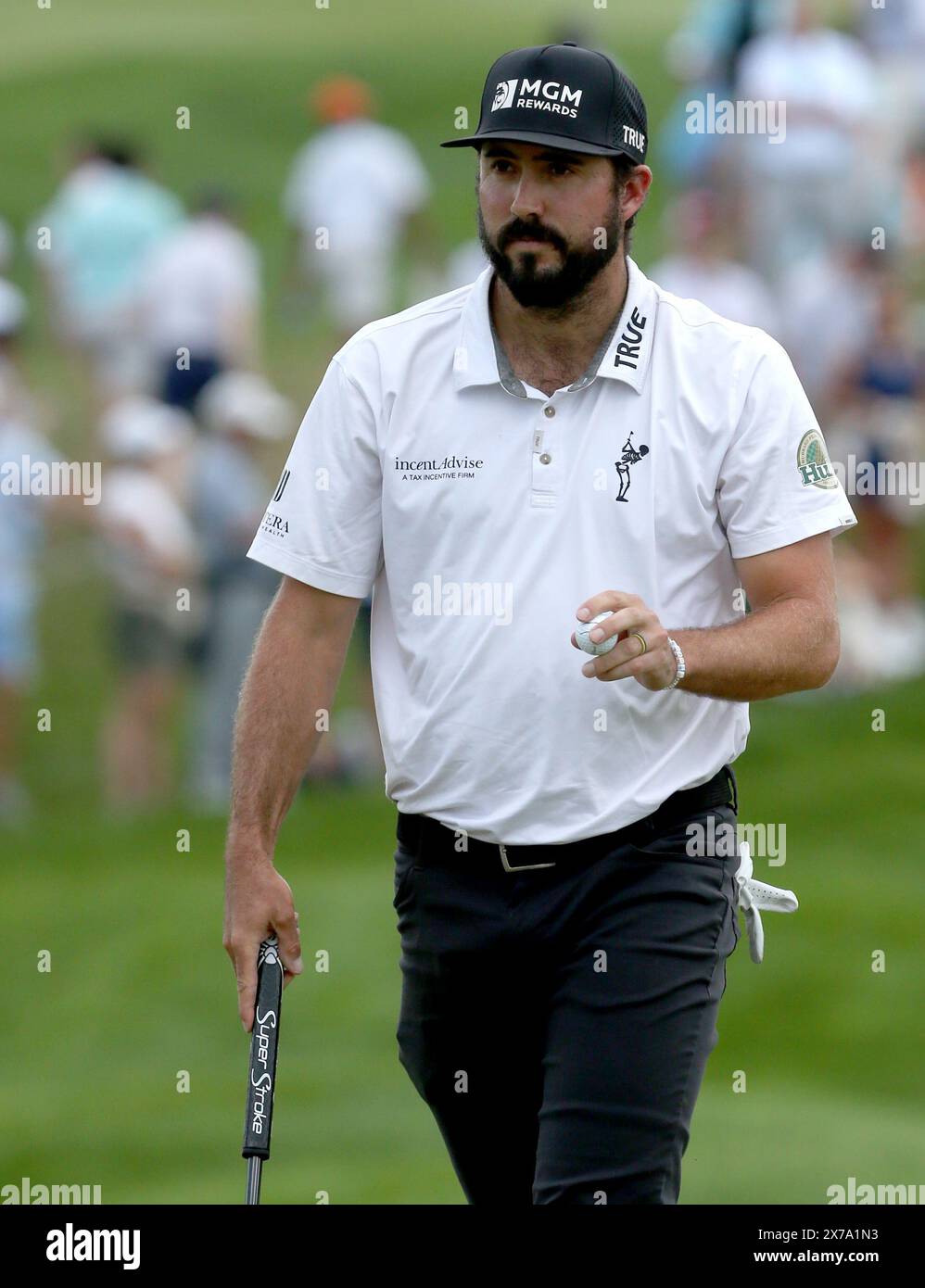 Louisville, États-Unis. 18 mai 2024. Mark Hubbard réagit après avoir coulé son putt le premier green lors de la troisième manche du Championnat PGA 2024 au Valhalla Golf course le samedi 18 mai 2024 à Louisville, Kentucky. Photo de John Sommers II/UPI crédit : UPI/Alamy Live News Banque D'Images